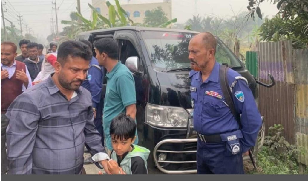 চাঁদপুরের হাজীগঞ্জে ডাকাতের কবলে পড়ে সর্বস্ব হারিয়েছেন জাহাঙ্গীর আলম মিলন নামে আমেরিকা ফেরত এক প্রবাসী।